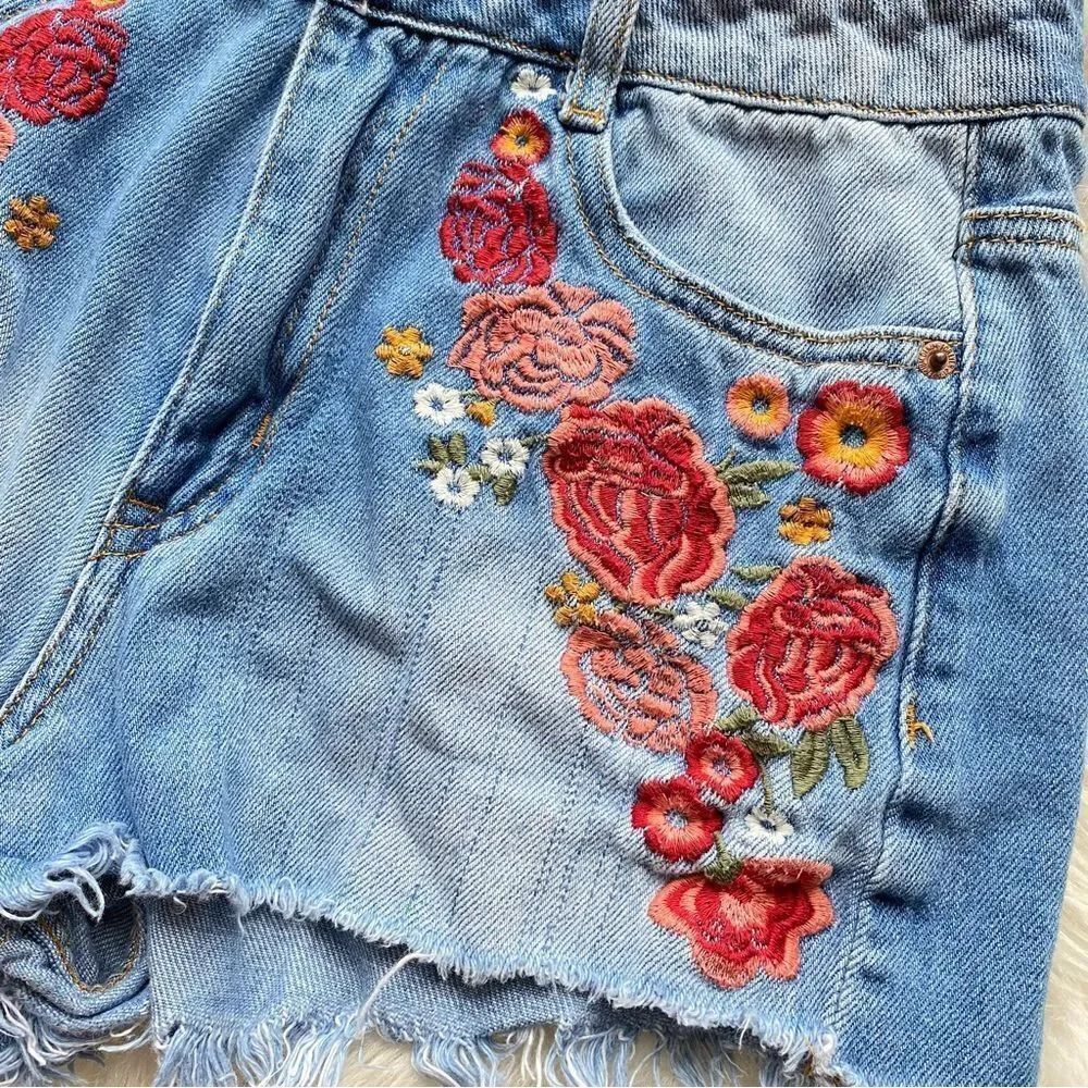 Embroidered Floral Denim Shorts - Picture 2 of 5